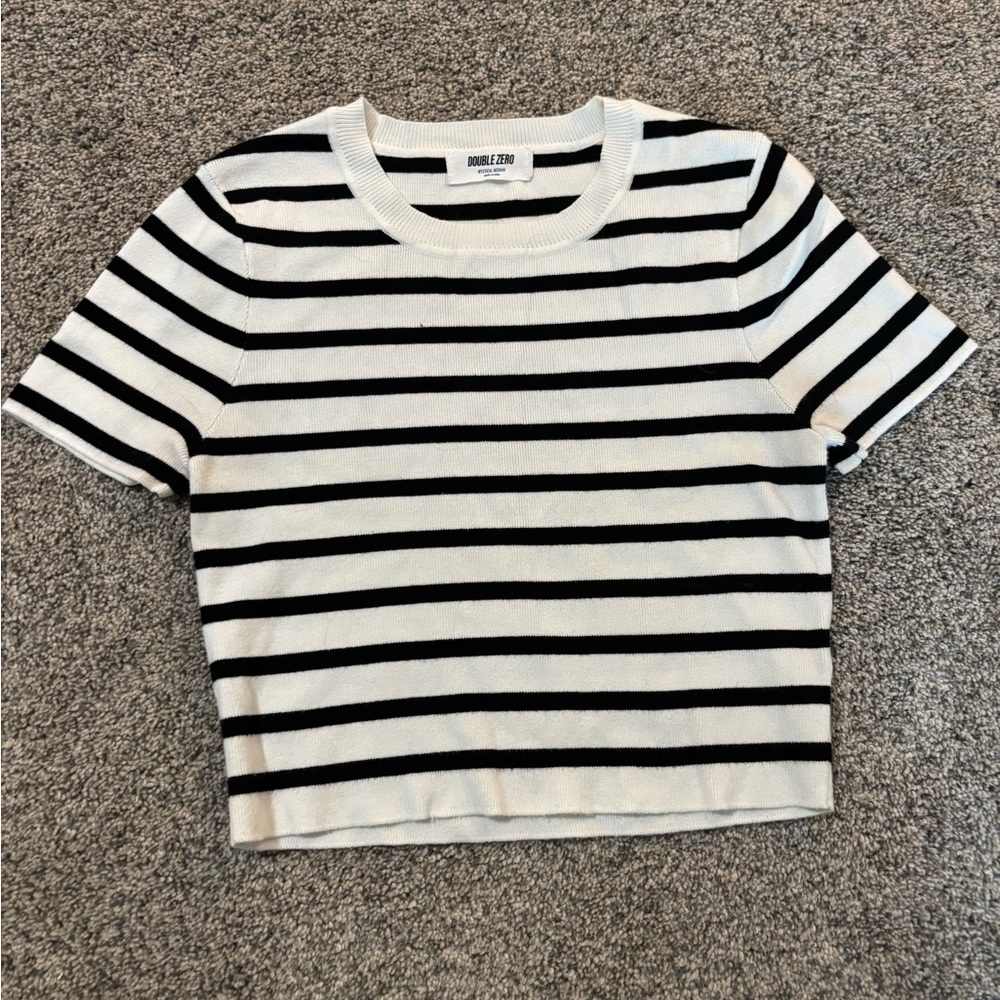 Double Zero Monochrome Striped Top